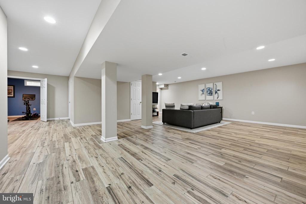 3590 S RIVER TERRACE