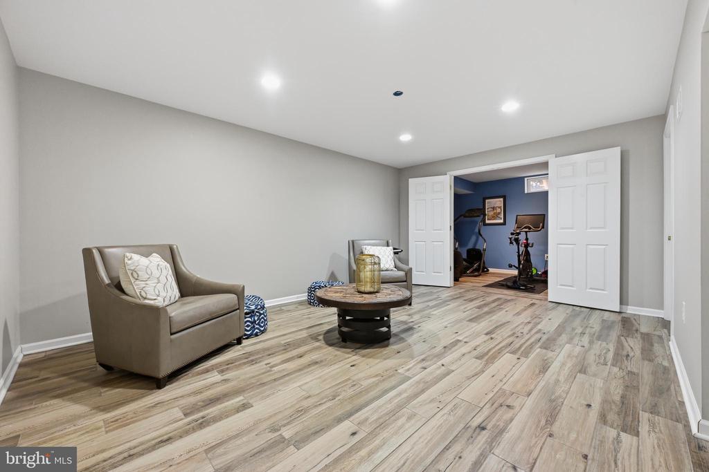 3590 S RIVER TERRACE