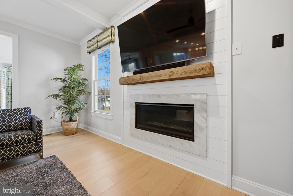 3590 S RIVER TERRACE