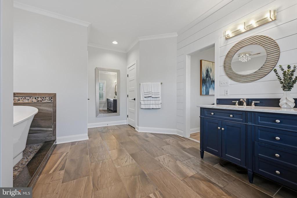 3590 S RIVER TERRACE