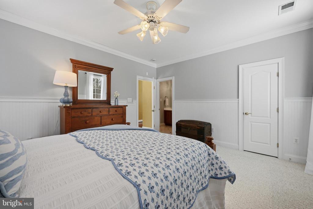 25 GASSAWAY LANE