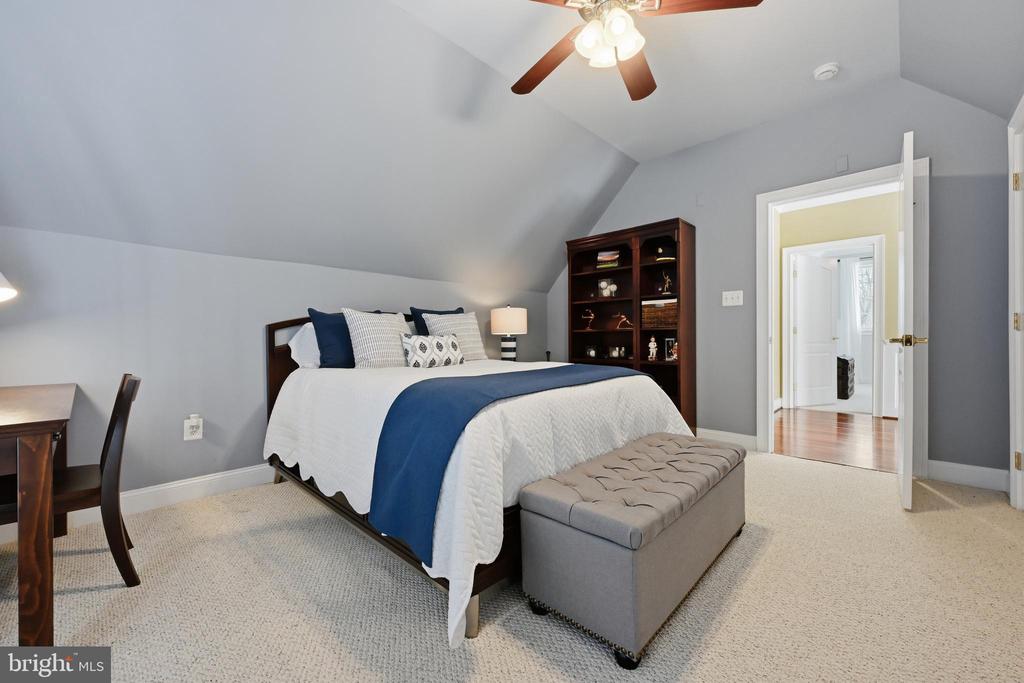 25 GASSAWAY LANE