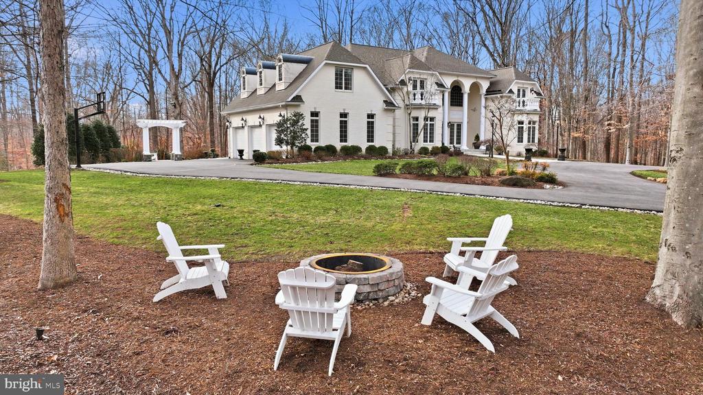 25 GASSAWAY LANE