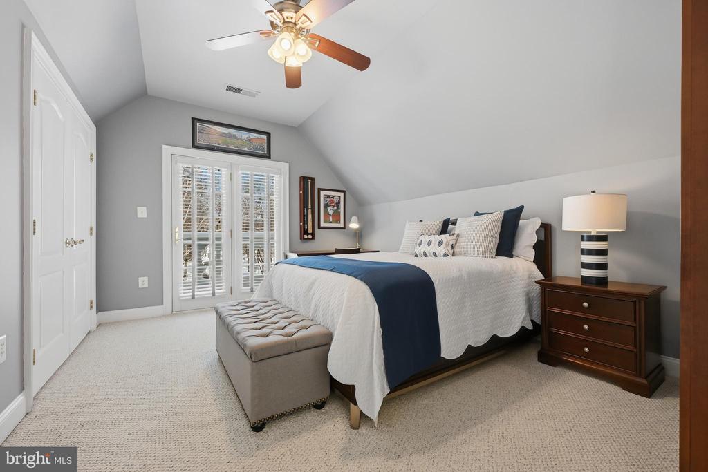 25 GASSAWAY LANE