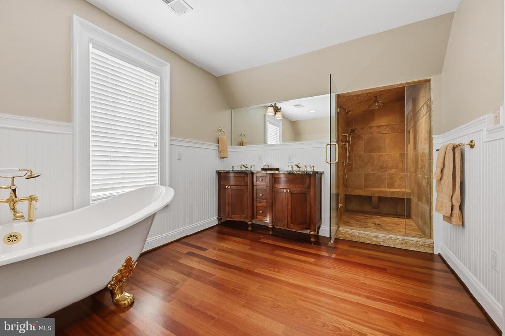 25 GASSAWAY LANE