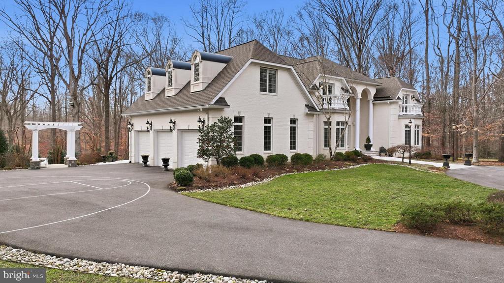 25 GASSAWAY LANE
