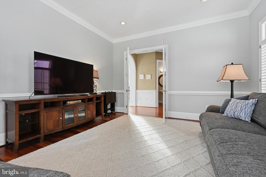 25 GASSAWAY LANE
