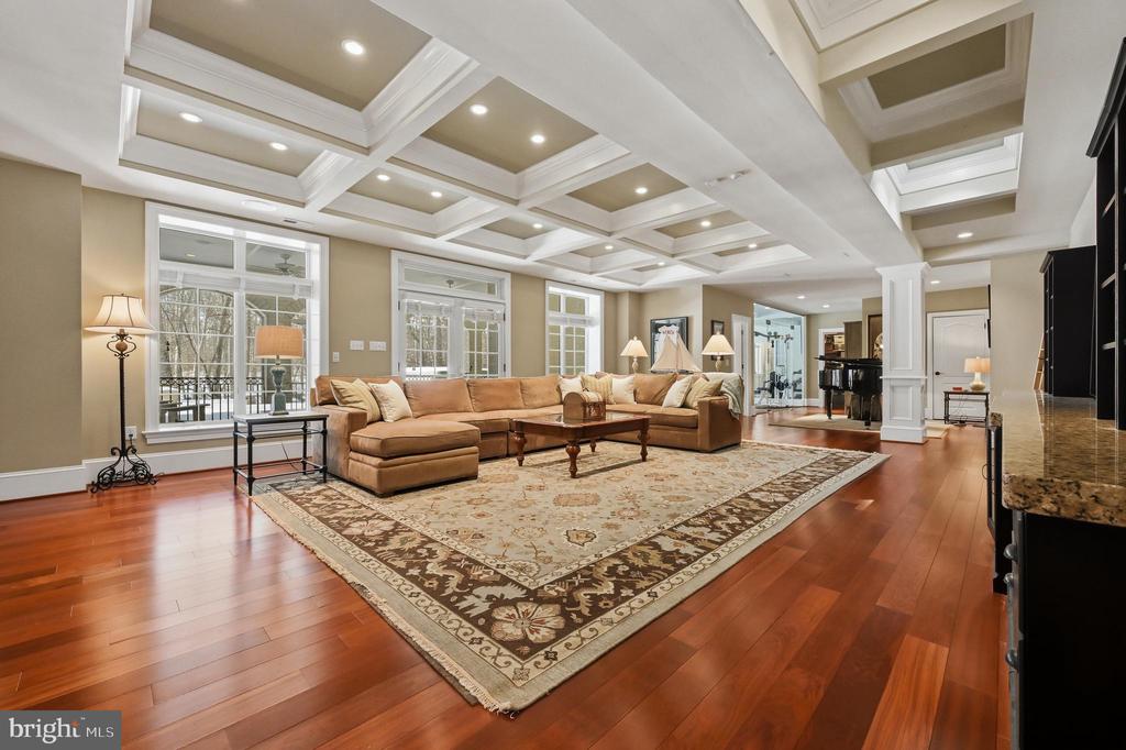 25 GASSAWAY LANE