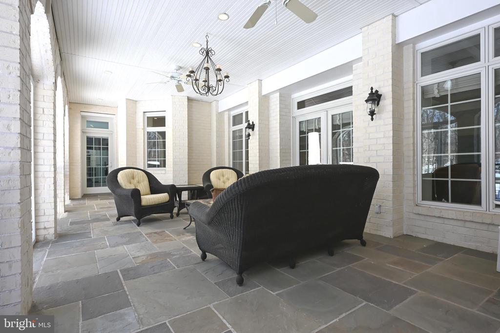 25 GASSAWAY LANE