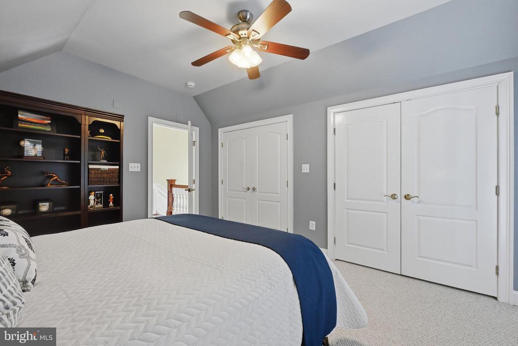 25 GASSAWAY LANE