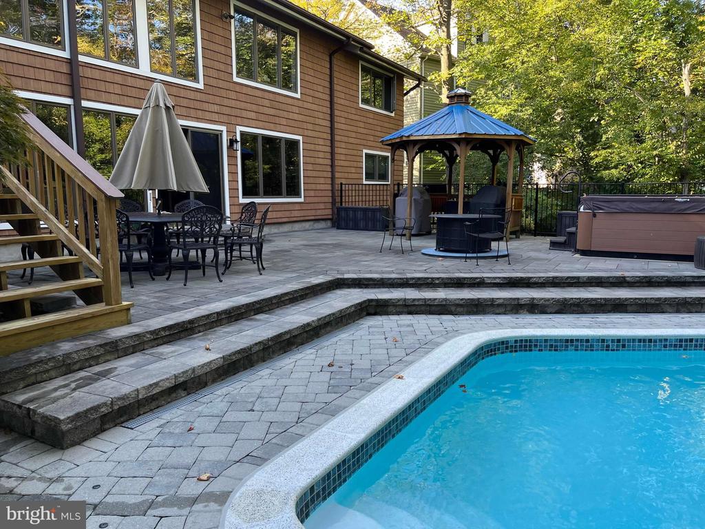 3530 CEDAR DRIVE