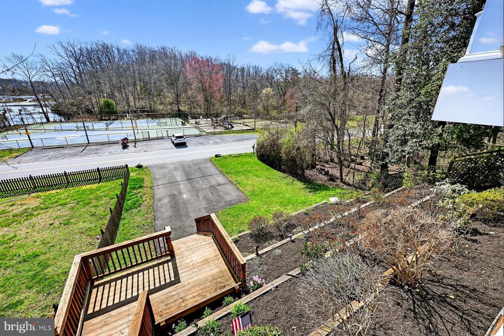 3516 LOCH HAVEN DRIVE