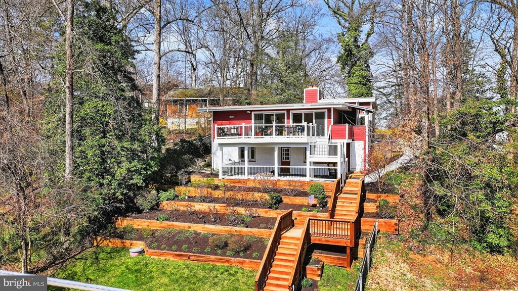 3516 LOCH HAVEN DRIVE