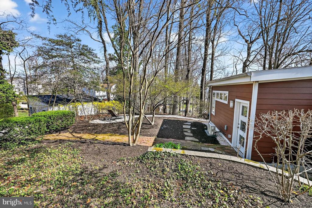 3516 LOCH HAVEN DRIVE