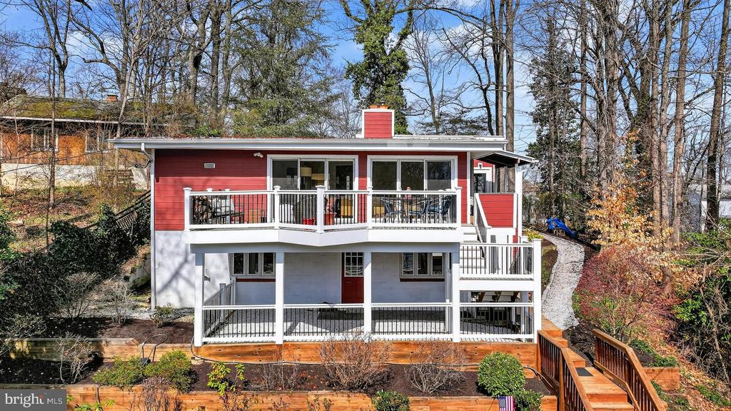3516 LOCH HAVEN DRIVE