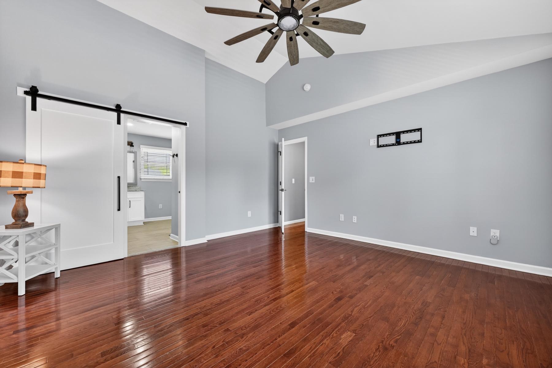 448 MAPLE LEAF DRIVE