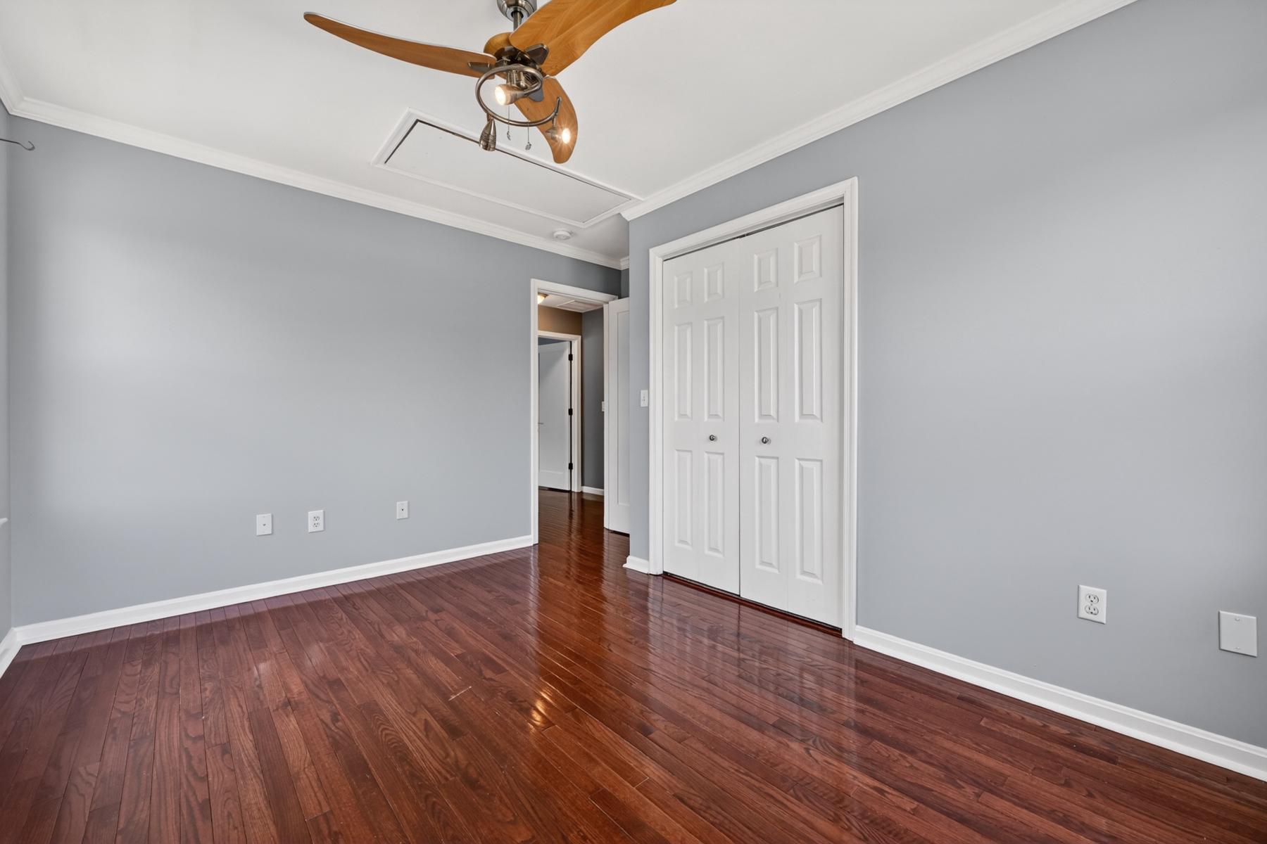 448 MAPLE LEAF DRIVE
