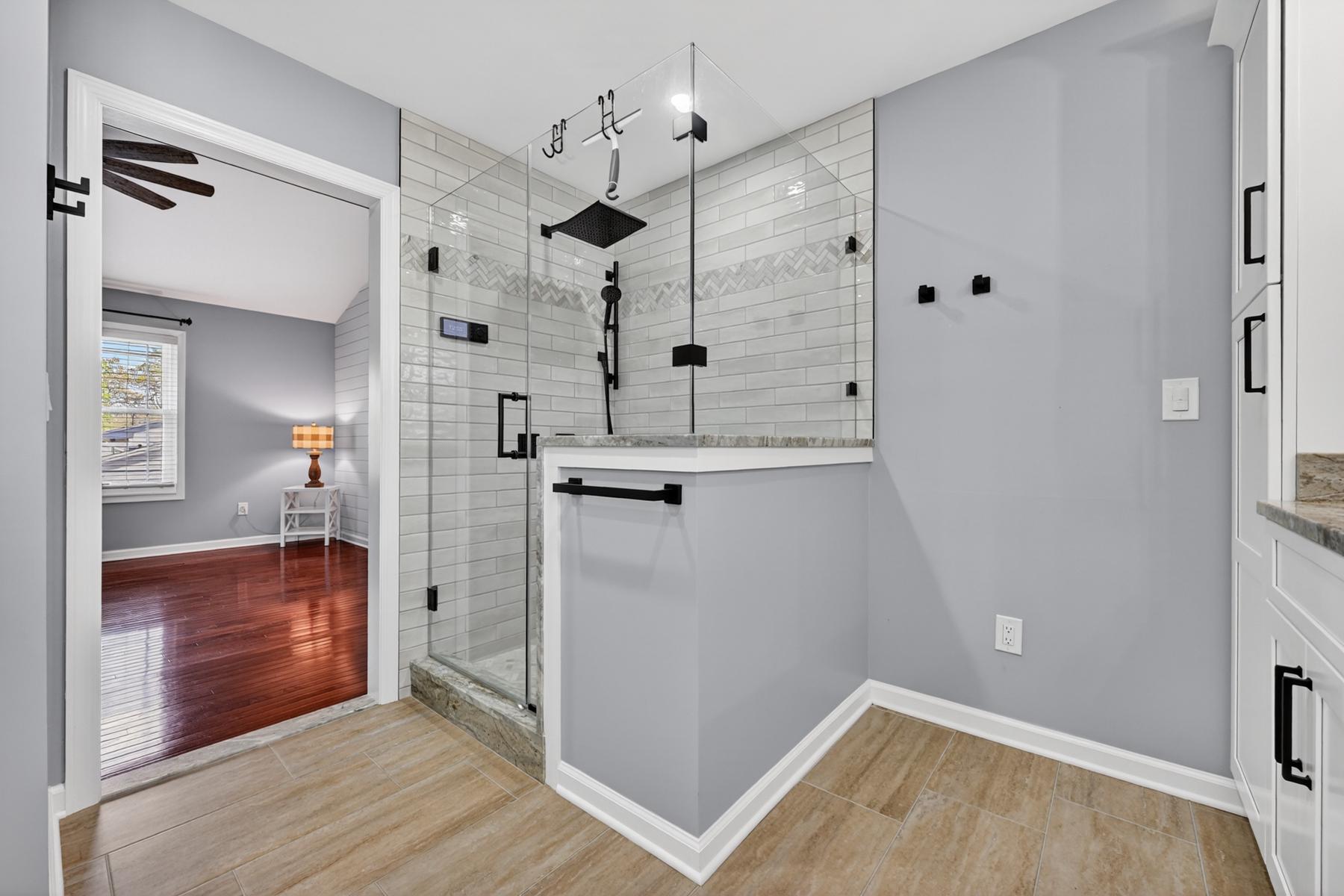448 MAPLE LEAF DRIVE
