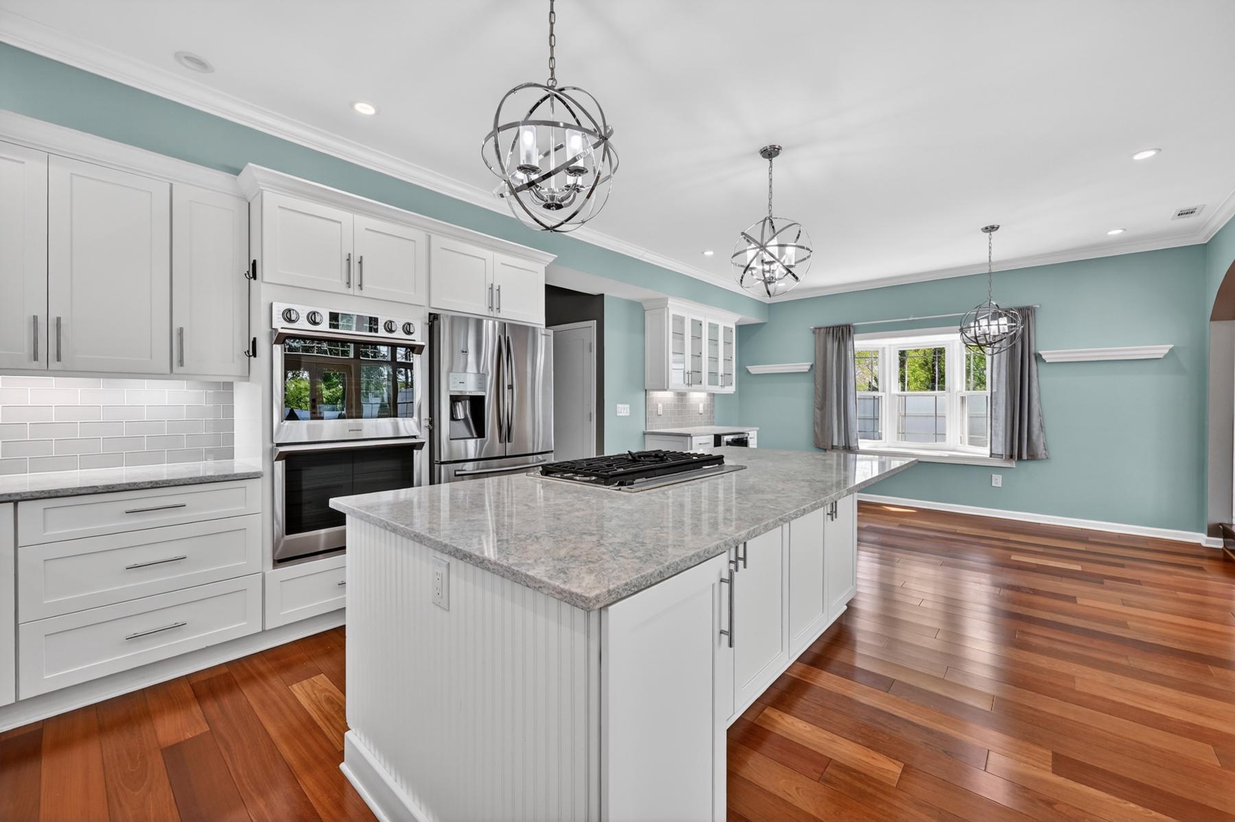 448 MAPLE LEAF DRIVE