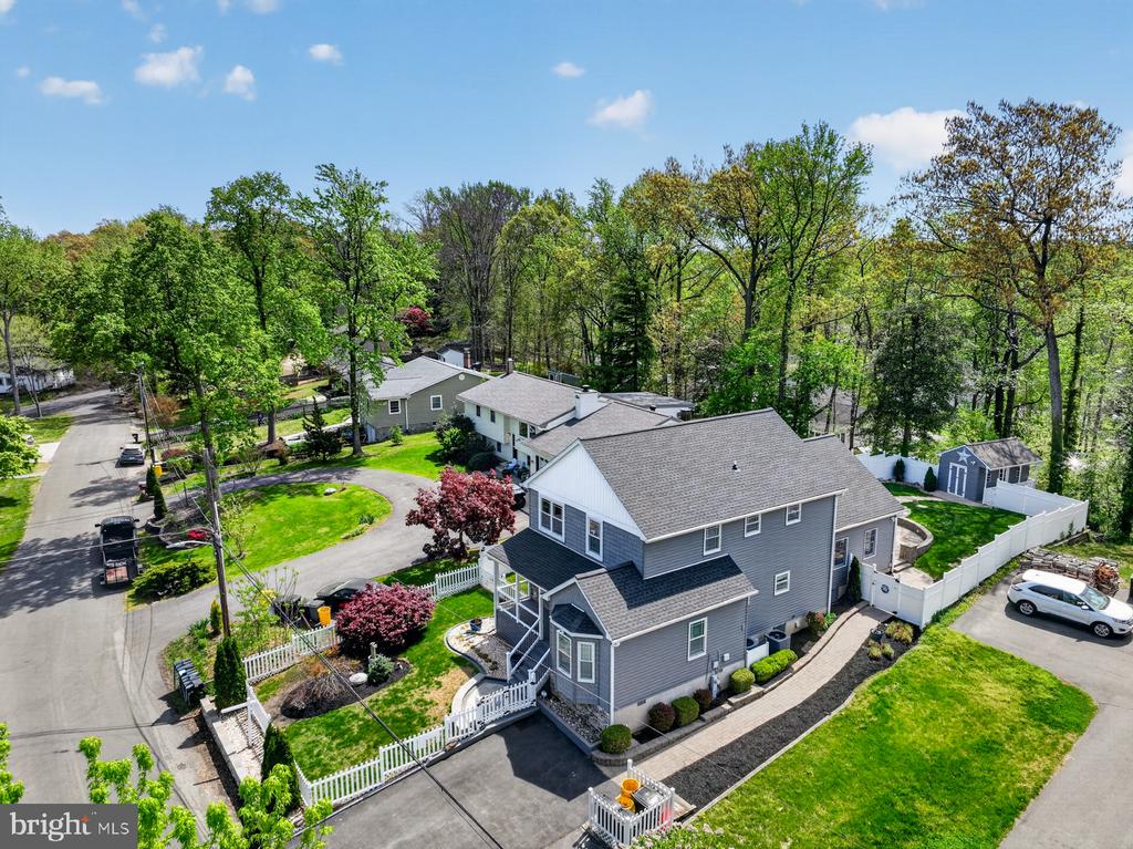 448 MAPLE LEAF DRIVE