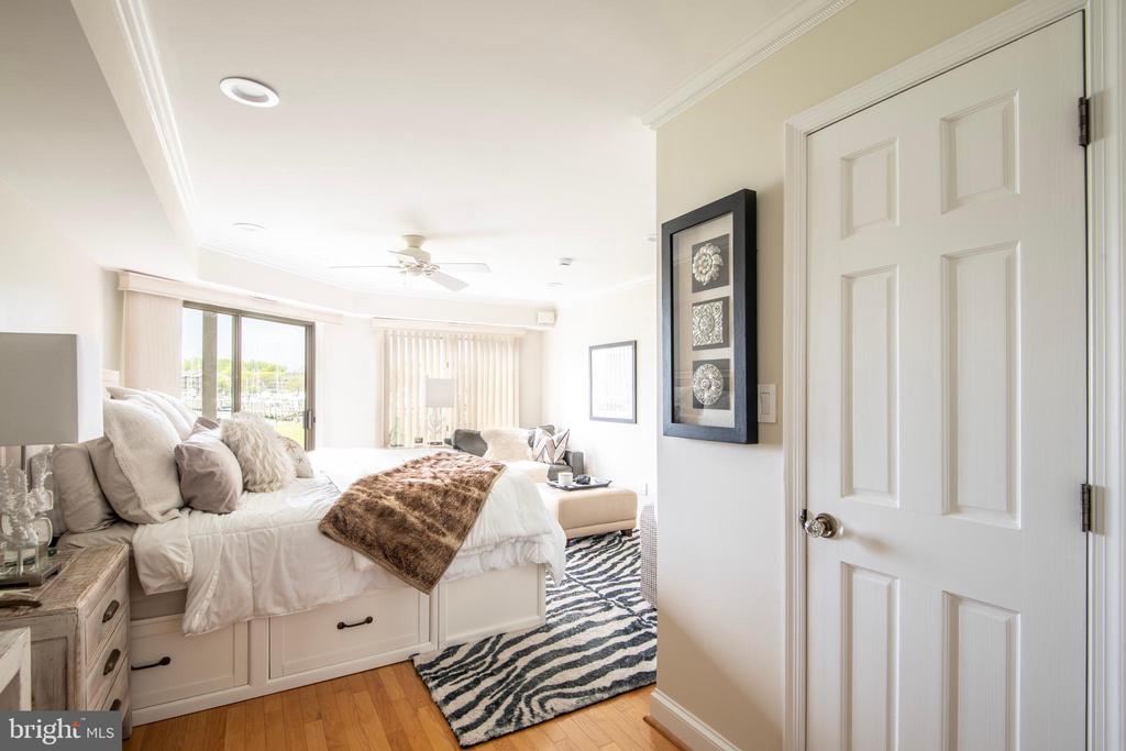 2123 QUAY VILLAGE COURT Unit: T1