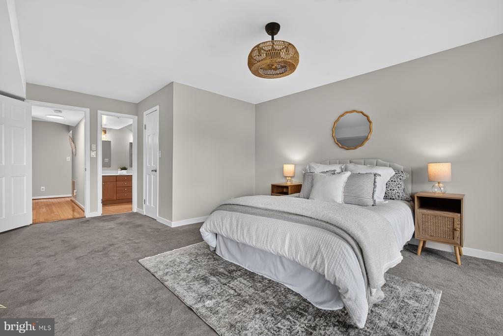 7004 CHANNEL VILLAGE COURT Unit: 102