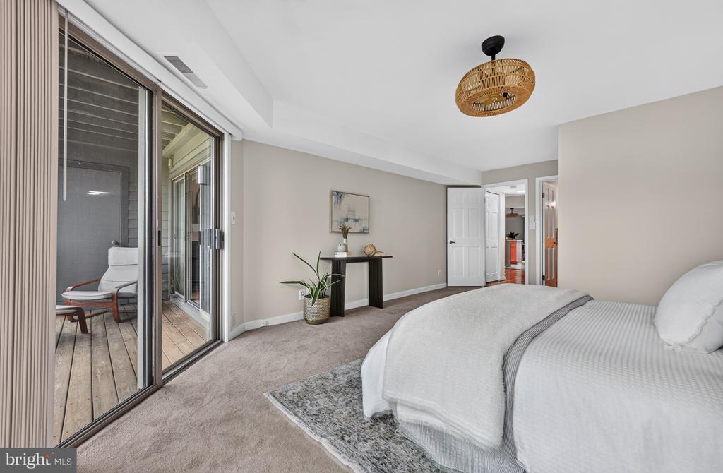 7004 CHANNEL VILLAGE COURT Unit: 102