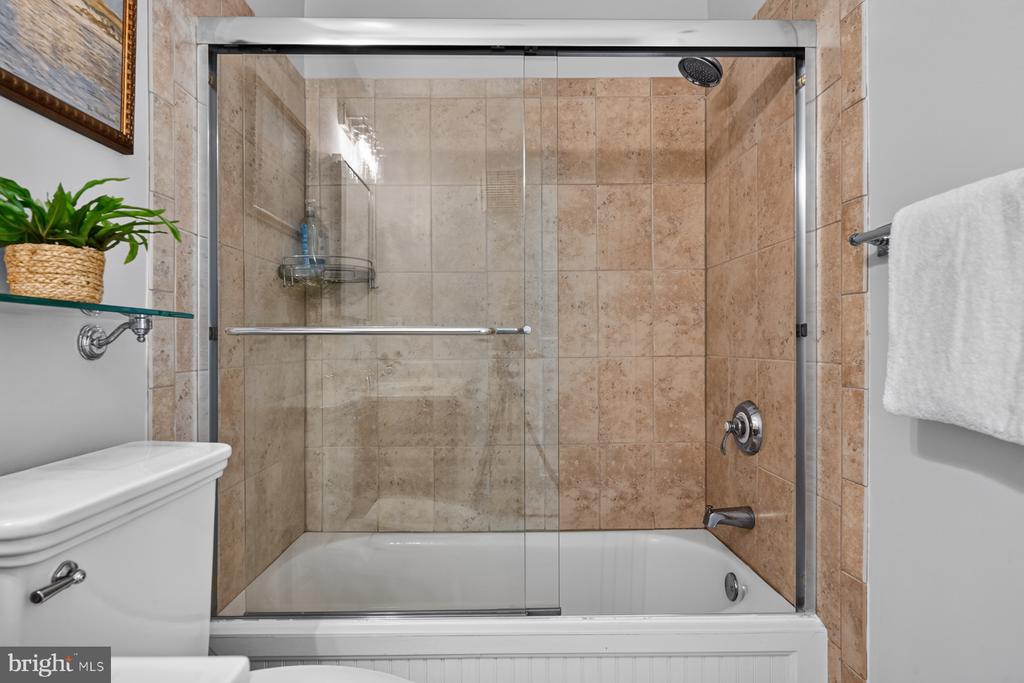 7004 CHANNEL VILLAGE COURT Unit: 102