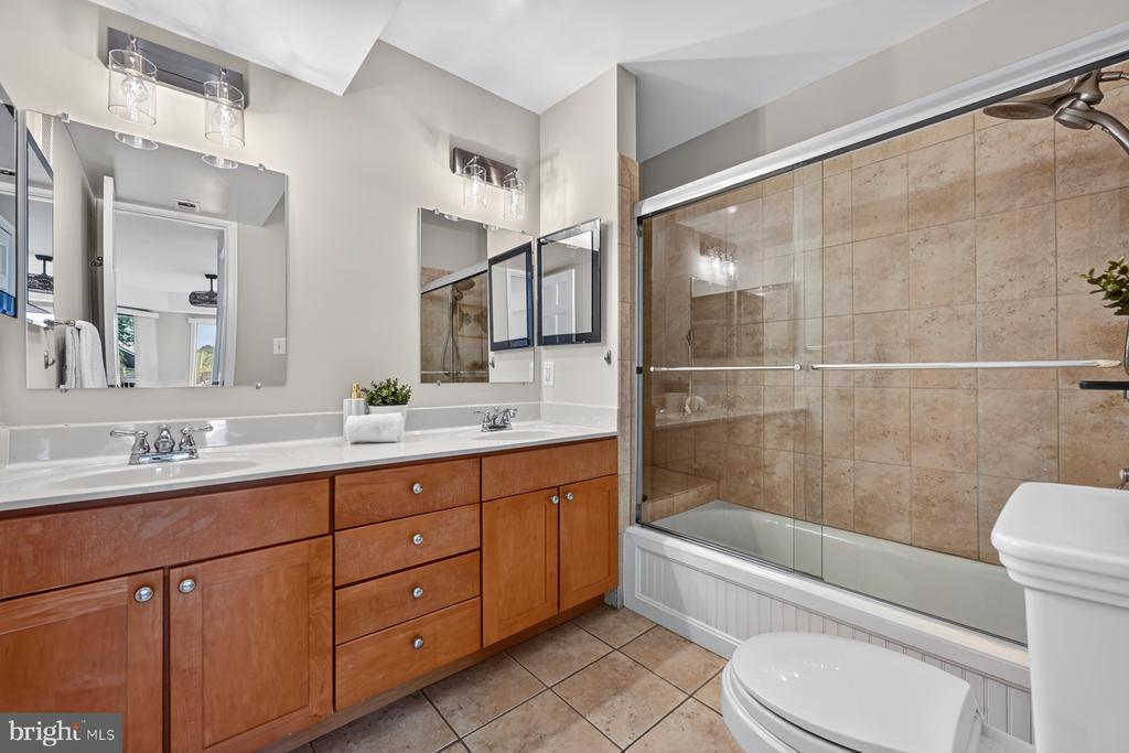 7004 CHANNEL VILLAGE COURT Unit: 102