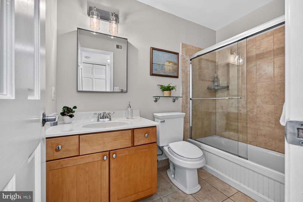 7004 CHANNEL VILLAGE COURT Unit: 102