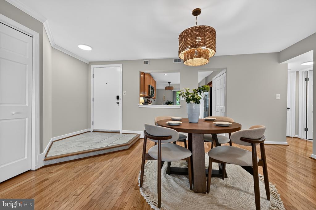7004 CHANNEL VILLAGE COURT Unit: 102