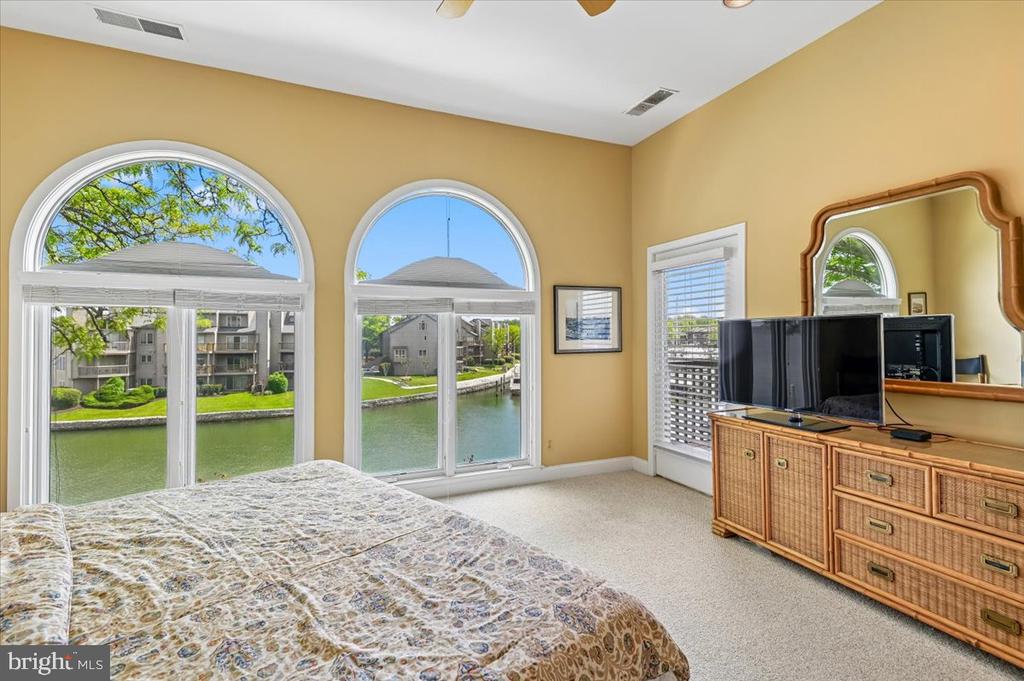 2121 QUAY VILLAGE COURT Unit: 202