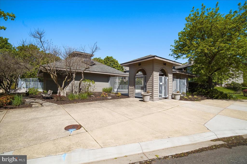 2121 QUAY VILLAGE COURT Unit: 202
