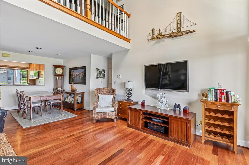 2121 QUAY VILLAGE COURT Unit: 202
