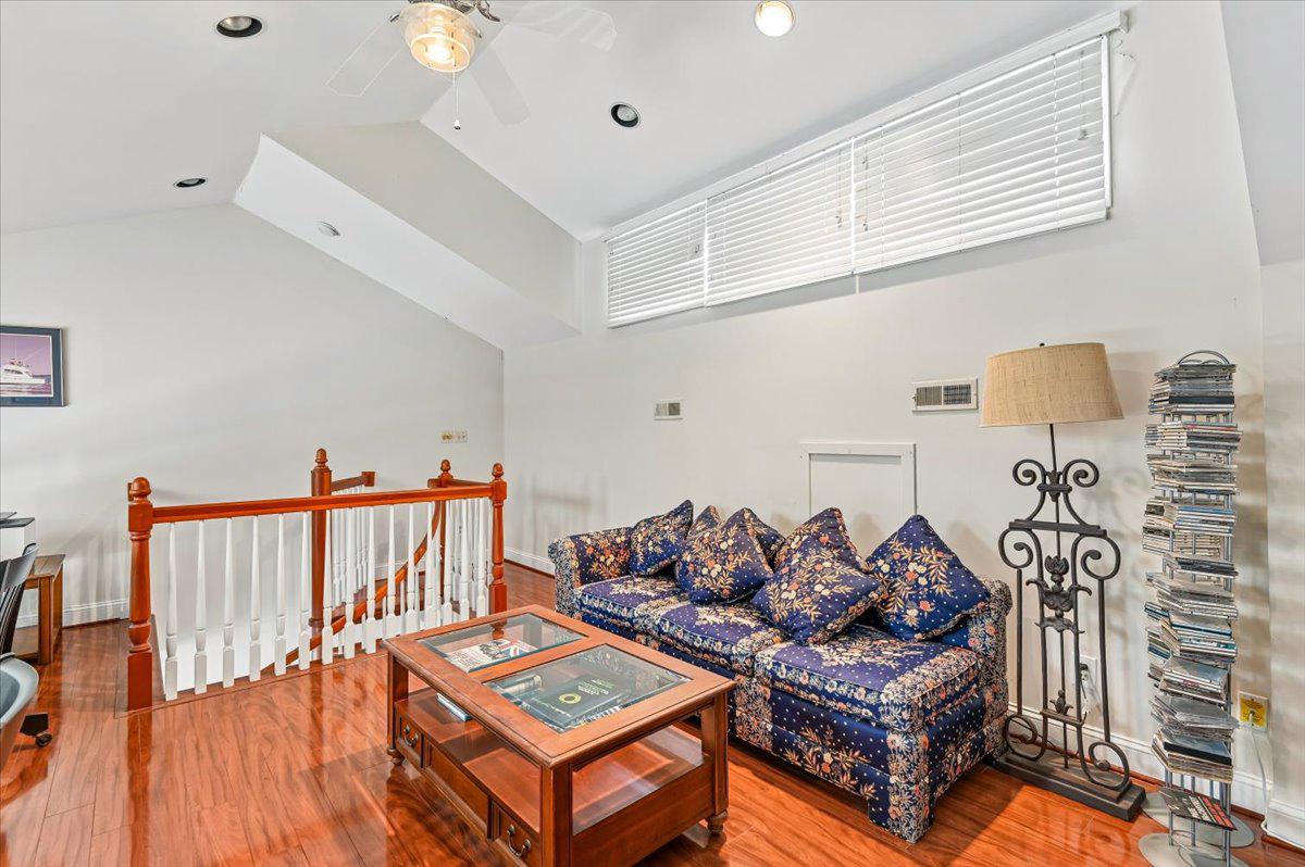 2121 QUAY VILLAGE COURT Unit: 202