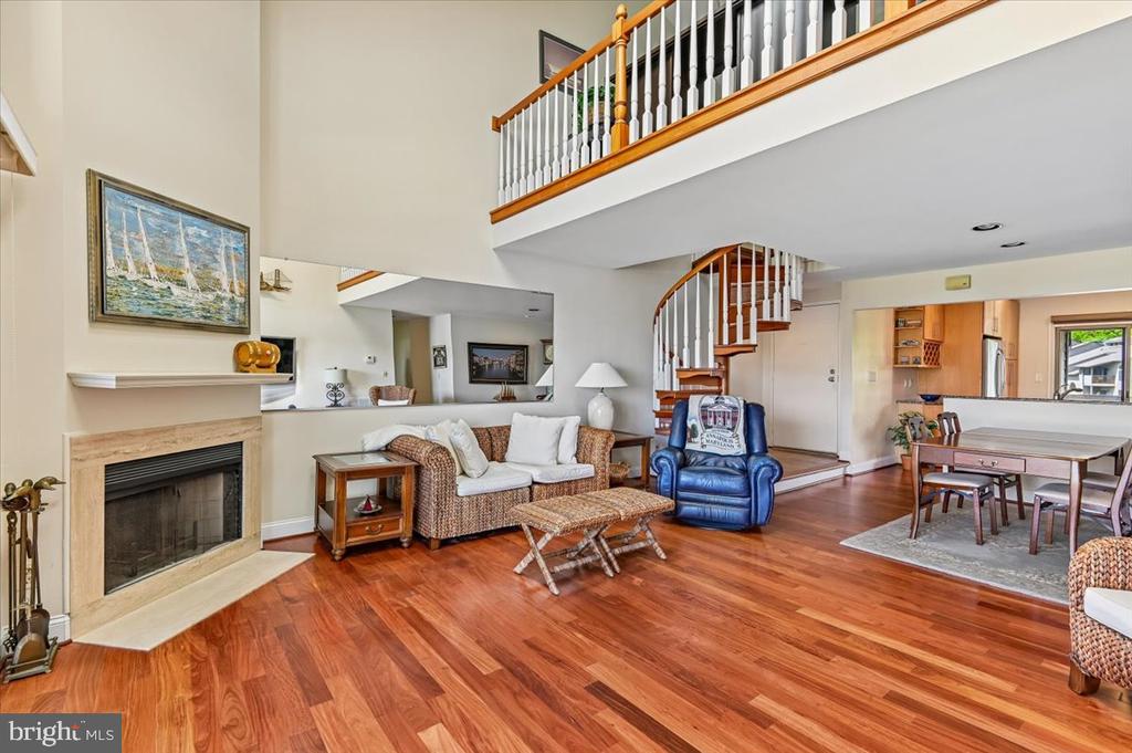 2121 QUAY VILLAGE COURT Unit: 202