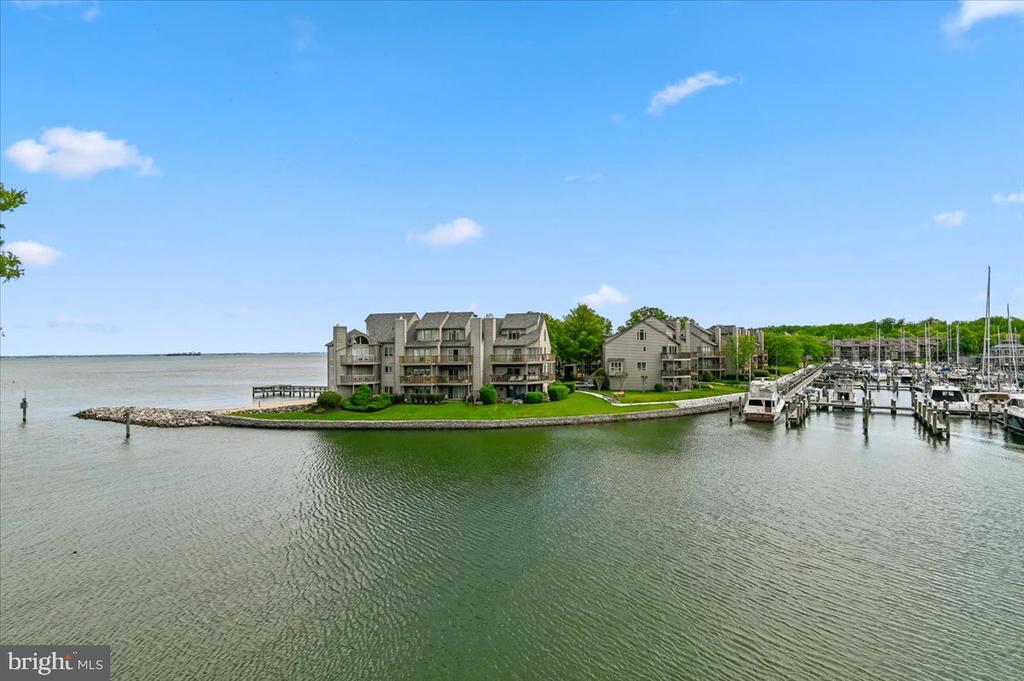 2121 QUAY VILLAGE COURT Unit: 202
