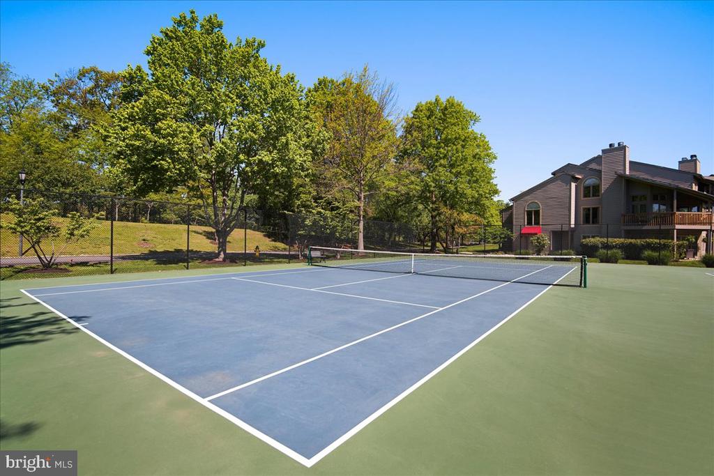 2121 QUAY VILLAGE COURT Unit: 202