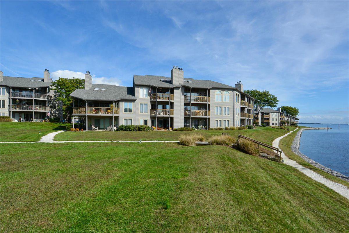 2121 QUAY VILLAGE COURT Unit: 202