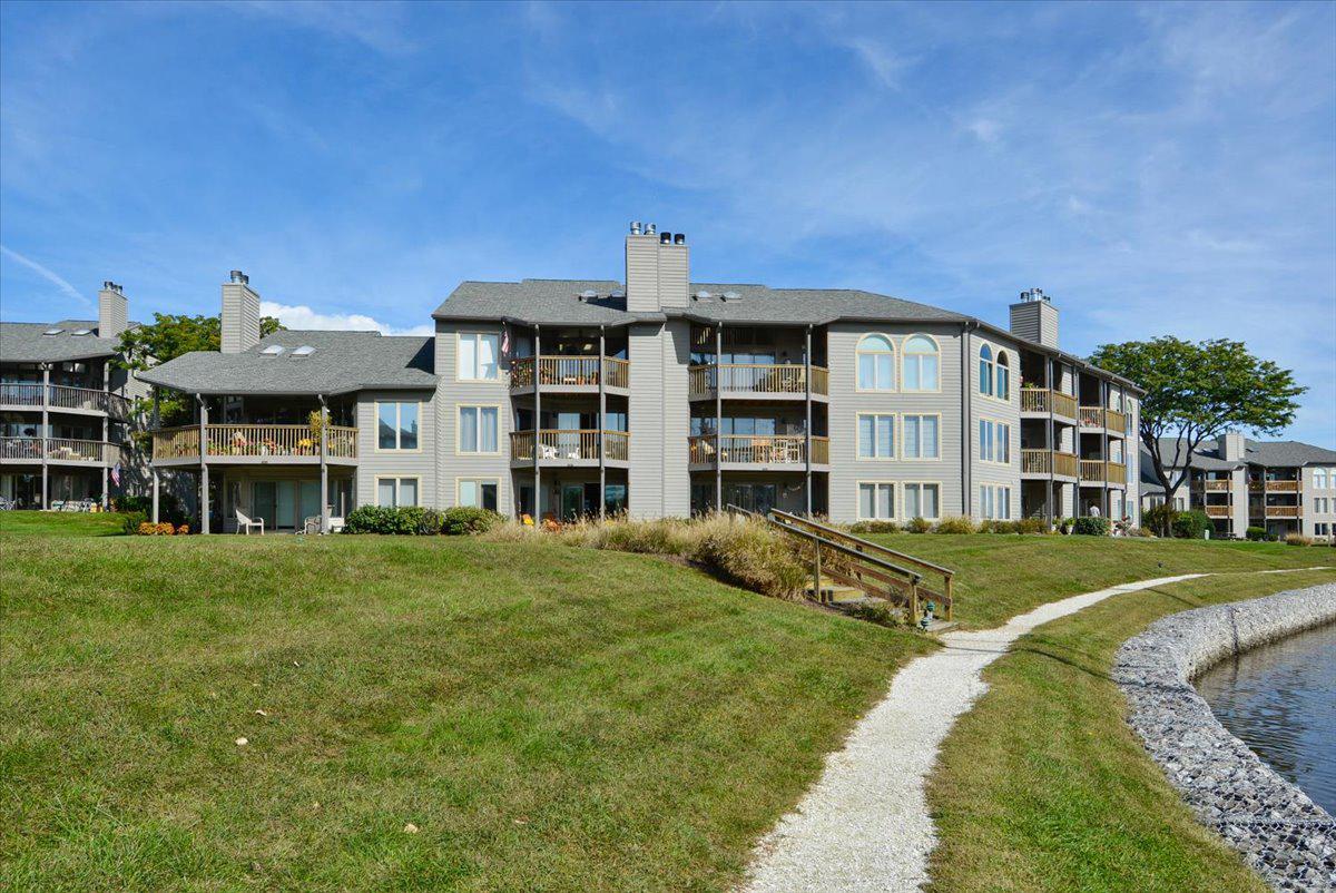 2121 QUAY VILLAGE COURT Unit: 202