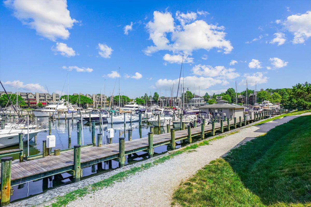 2121 QUAY VILLAGE COURT Unit: 202
