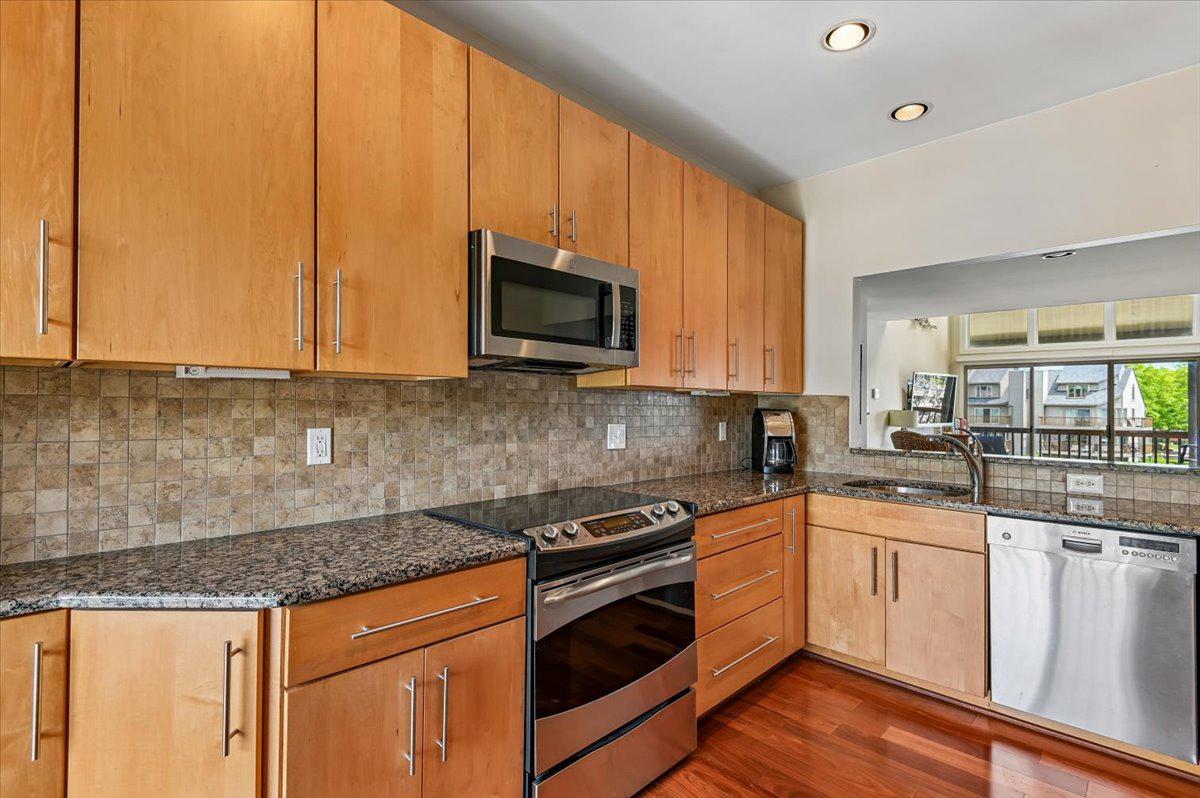 2121 QUAY VILLAGE COURT Unit: 202