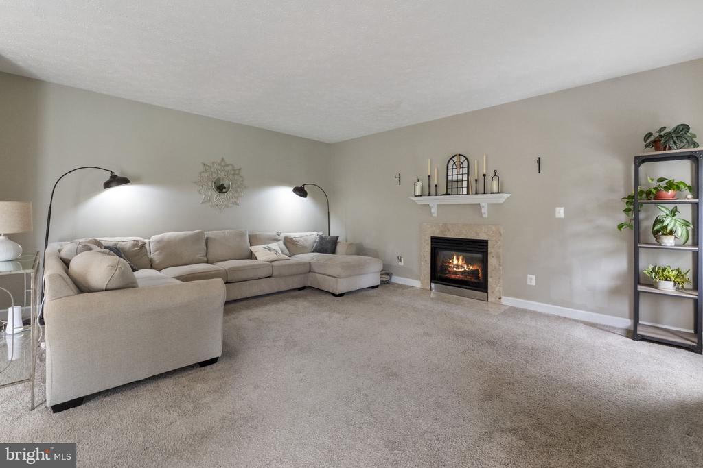 3207 BRECKENRIDGE WAY