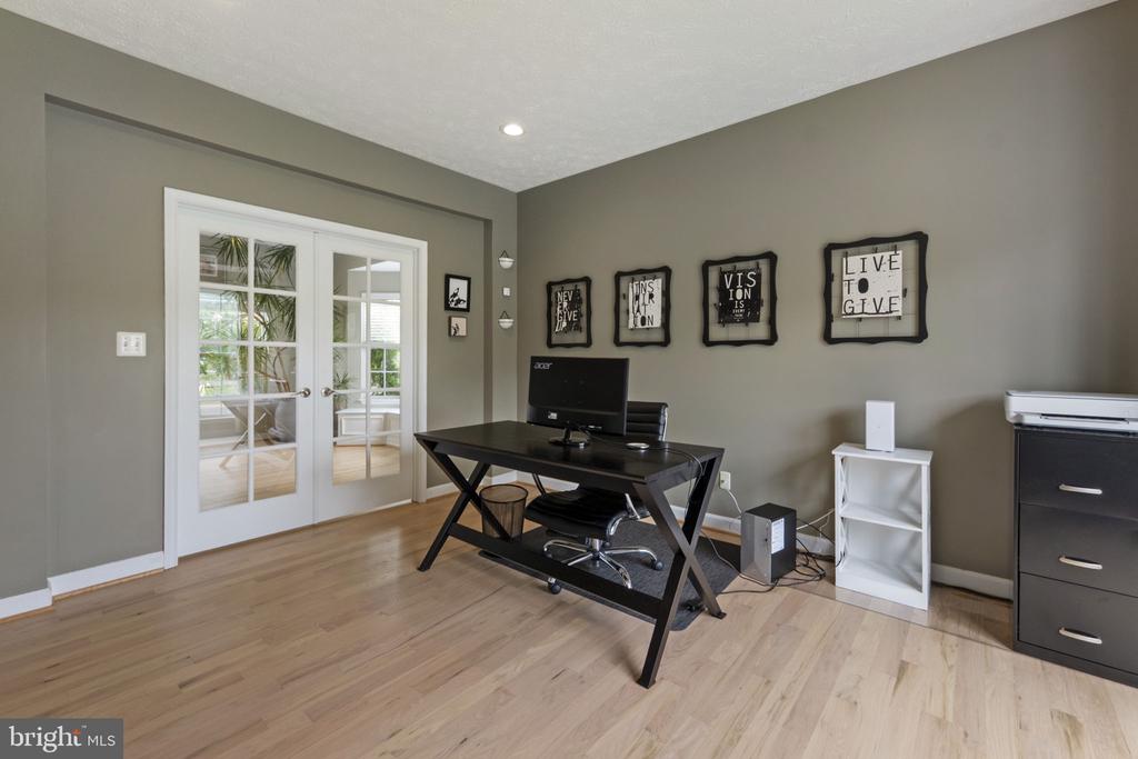3207 BRECKENRIDGE WAY