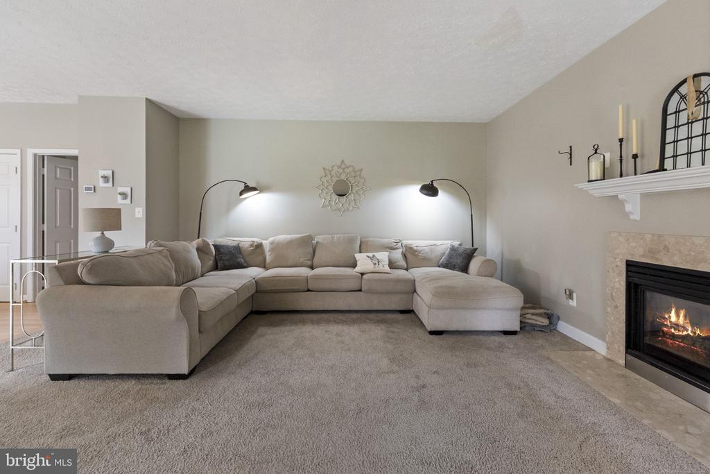 3207 BRECKENRIDGE WAY