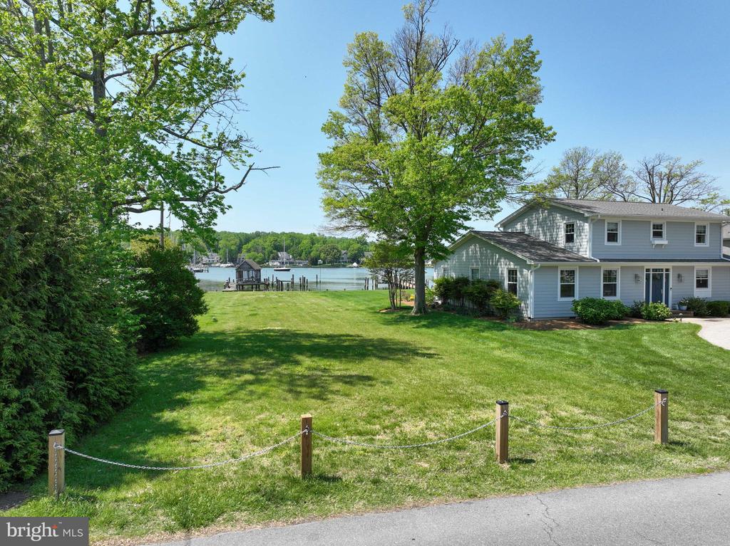 48 E LAKE DRIVE