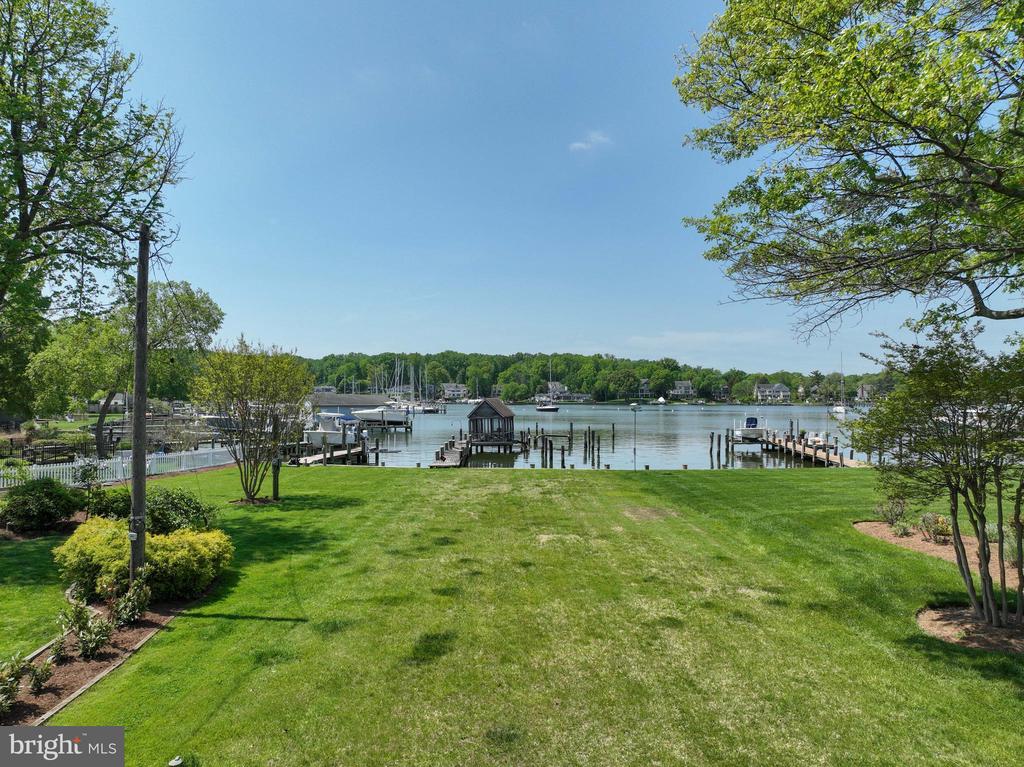 48 E LAKE DRIVE