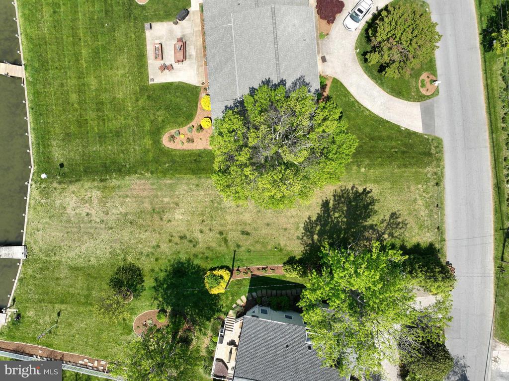 48 E LAKE DRIVE