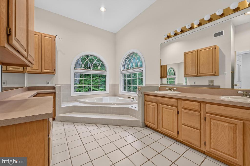 900 MALVERN HILL DRIVE