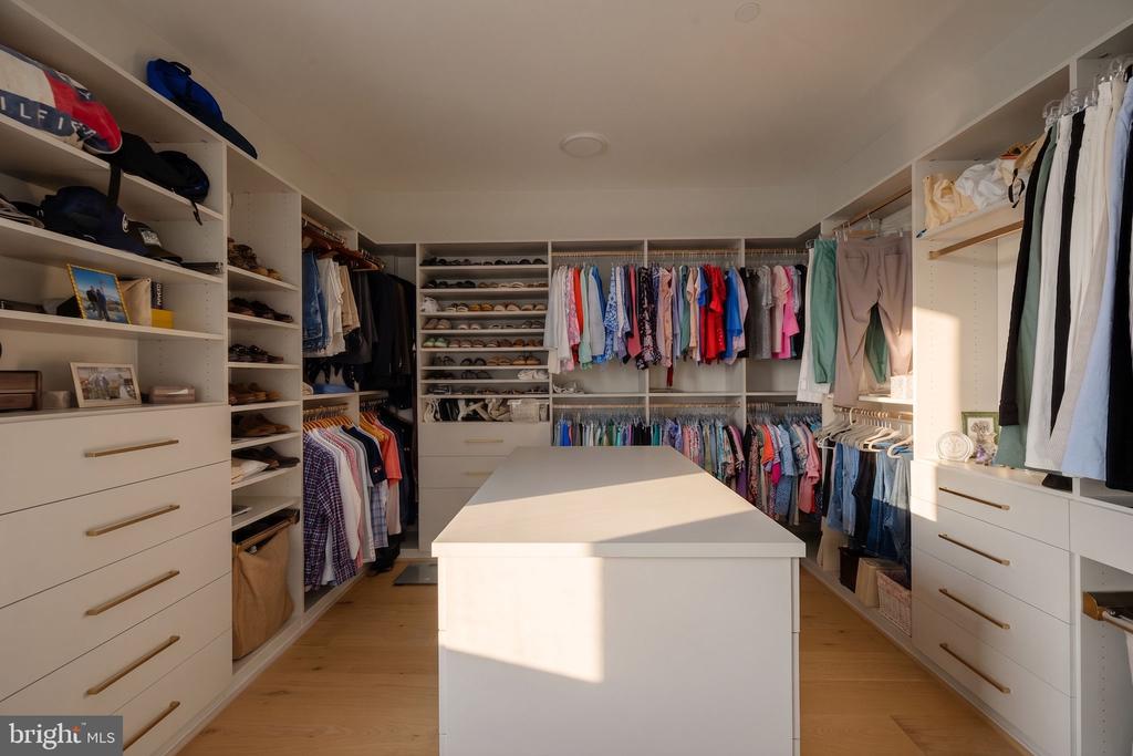916 A WOODWARD LANE
